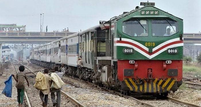 Govt Cuts 17,101 Railways Jobs to Reduce Expenses