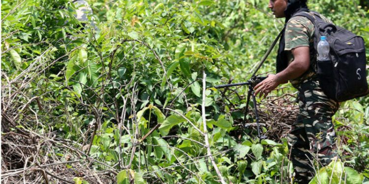 Indian forces clash with Maoist rebels, five dead