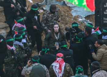 Israel delays prisoner release after chaotic hostage handover