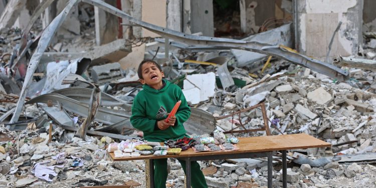 Israel steps up Gaza attacks amid renewed ceasefire push