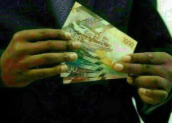 Kenya shilling gains ground slightly versus dollar, LSEG data shows