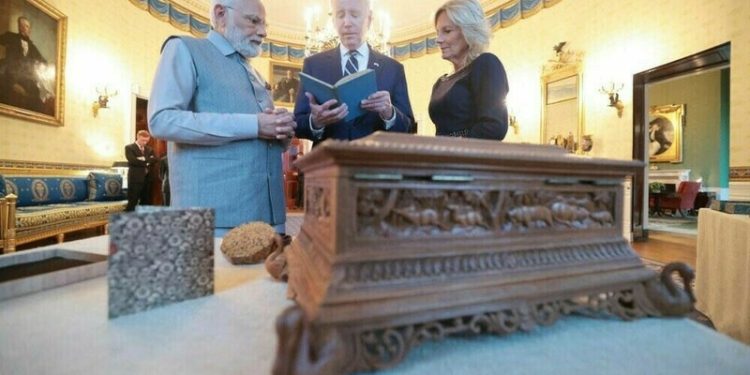 Modi gifted a precious stone to US First Lady