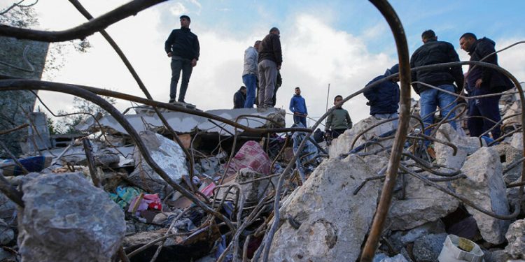 Palestinian official says hundreds leave Jenin as Israel presses raid