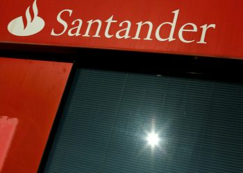 Santander considers UK exit amid frustrations with high street banking, FT reports