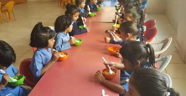 Sindh to Provide Free Meals in Govt Schools