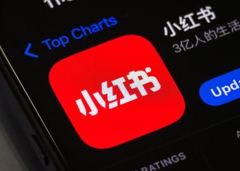 So many Americans have signed up for Xiaohongshu that Chinese people on the app are asking them for help with English