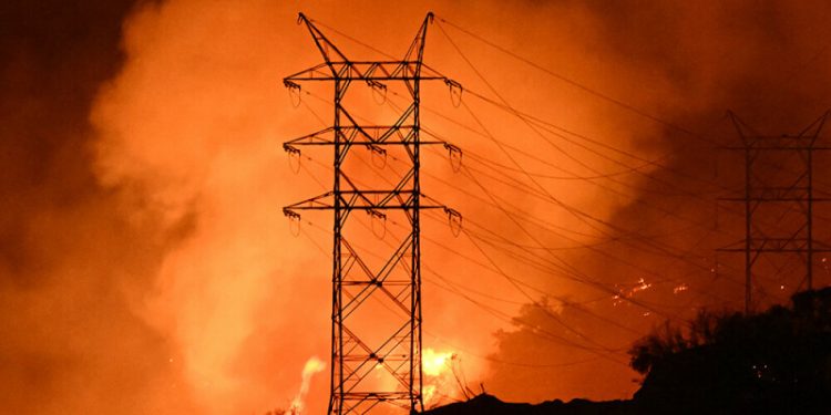 Trump calls California leaders ‘incompetent’ over fire response