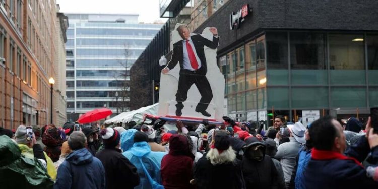 Trump draws thousands to Washington rally for a pre-inauguration victory lap