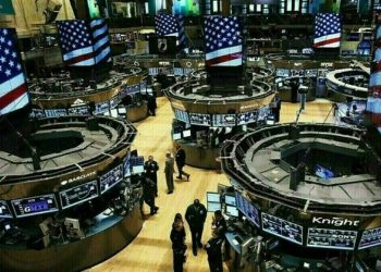 US stocks mixed ahead of Trump Davos appearance