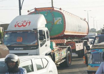 Karachi administration revises timings for movement of heavy vehicles