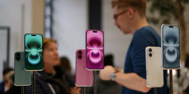 Apple shares rise after positive sales outlook signals iPhone recovery - Markets