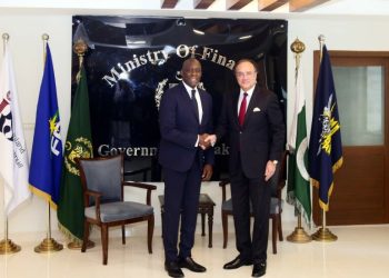 Aurangzeb discusses Pakistan’s structural reforms with IFC chief