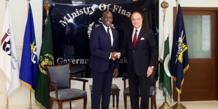 Aurangzeb discusses Pakistan’s structural reforms with IFC chief