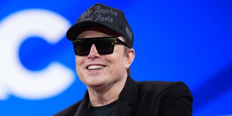 Boeing CEO praises Elon Musk for helping with the delayed Air Force One delivery: 'He's a brilliant guy'