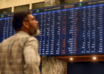 Buying returns to bourse, KSE-100 up nearly 350 points
