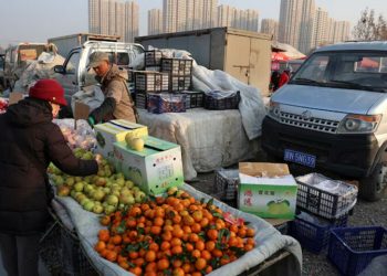 China’s consumer inflation at 5-month high, producer deflation persists