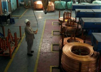 Copper slips on worries about China demand, tariffs