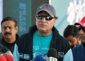 Govt plans to reduce financial burden on salaried class in upcoming budget: FM Aurangzeb - Pakistan