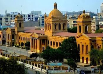 Karachi Bans All Colleges from Collecting Fees in Cash