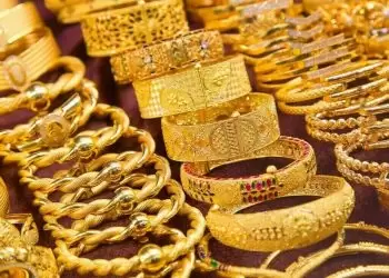 New all-time high: gold price per tola surges to record Rs303,000 in Pakistan - Markets