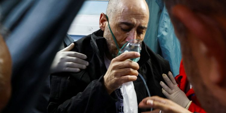 Palestinians released by Israel show signs of torture, starvation