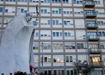 Pope Francis had ‘tranquil’ night in hospital, Vatican says