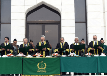 Six newly appointed Supreme Court judges take oath