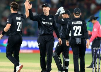 Tail-enders give Pakistan respectable end as clinical NZ win Champions Trophy opener