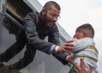 Three captives in Gaza, 369 Palestinians held by Israel to be released