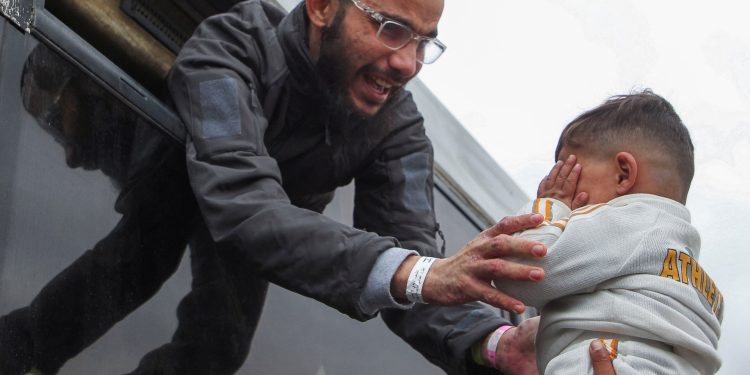 Three captives in Gaza, 369 Palestinians held by Israel to be released