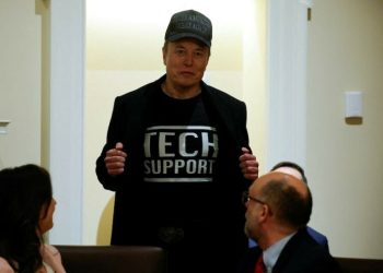 Trump orders more layoffs, Musk touts cuts at cabinet meeting