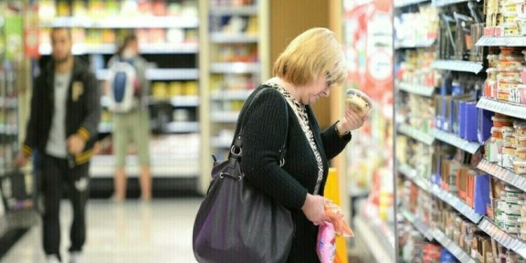 US retail sales fall sharply in January