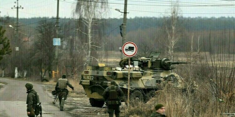 Ukraine Defence Ministry offers contract stints spurring young to fight