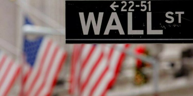 Wall St mixed in choppy trading after consumer spending falls in January