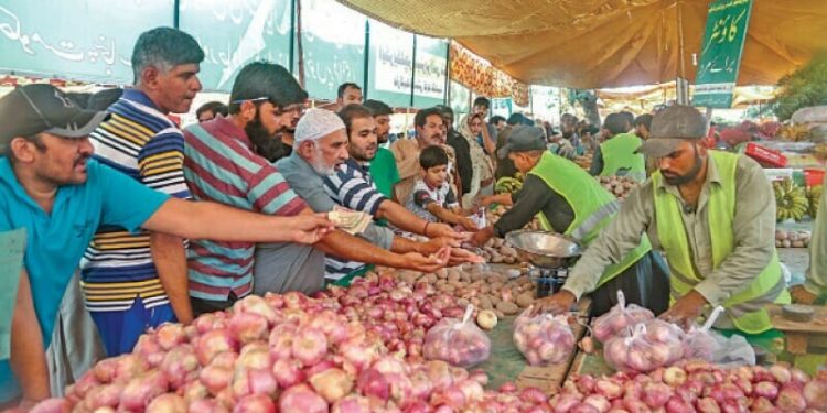 2 supermarkets in Islamabad’s DHA sealed for overpricing food items, 51 vendors arrested