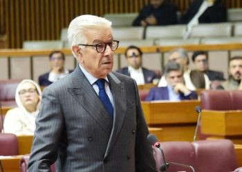 Defence Minister Khawaja Asif lambastes PTI for ‘politicising’ Jaffar Express hijacking