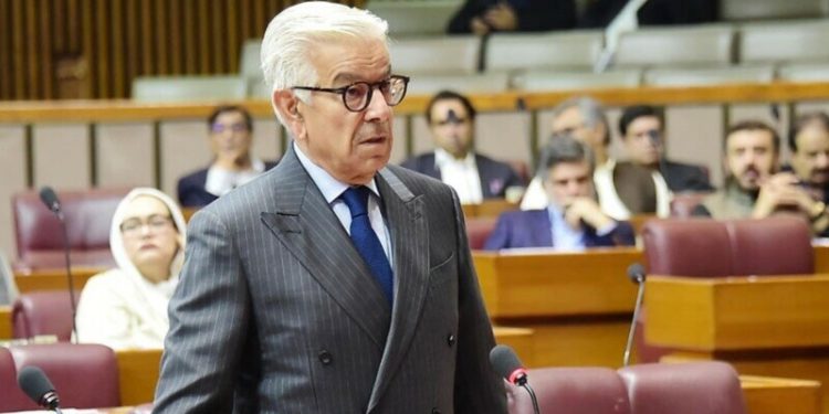 Defence Minister Khawaja Asif lambastes PTI for ‘politicising’ Jaffar Express hijacking