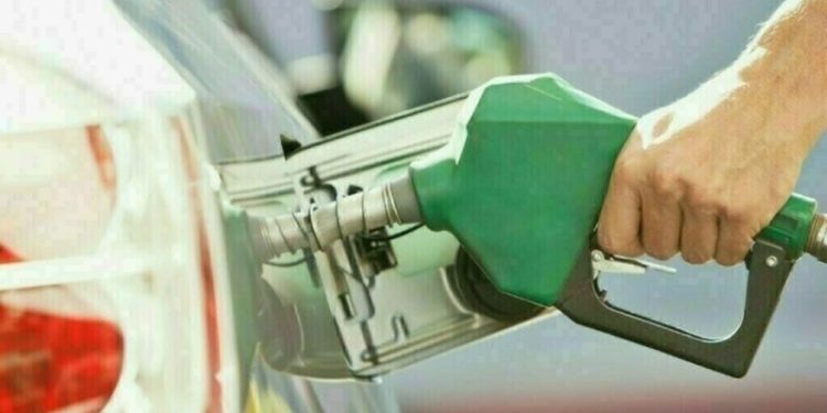 Govt reduces petrol price by Re1, keeps diesel price unchanged