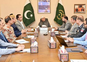 President Zardari urges need to win ‘war against terrorism’ during Quetta visit