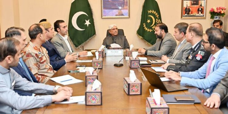 President Zardari urges need to win ‘war against terrorism’ during Quetta visit