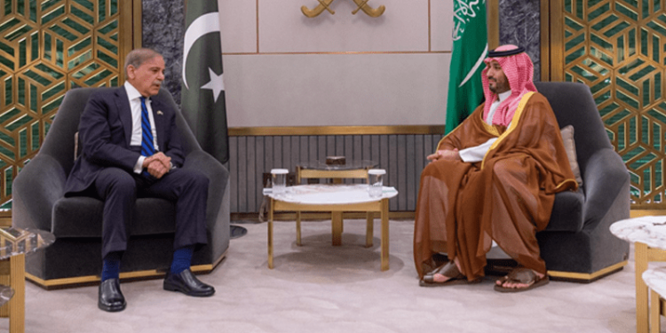 Pakistan, Saudi Arabia pledge to strengthen defence ties amid regional challenges