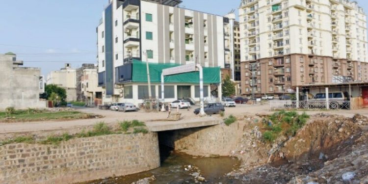 Ministry involves CDA in formulating rules for Islamabad’s apartment buildings