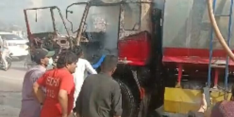 10-year-old among 4 killed, 1 injured in Karachi accidents