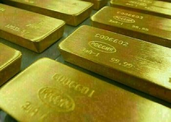 After hitting record high, gold price per tola falls Rs2,000 in Pakistan
