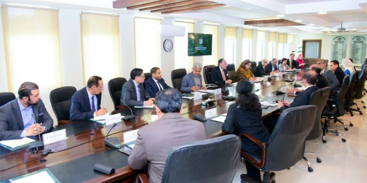 Aurangzeb, World Bank discuss 10-year Country Partnership Framework