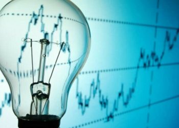 Aurangzeb says govt plans power rate cut to boost exports: report