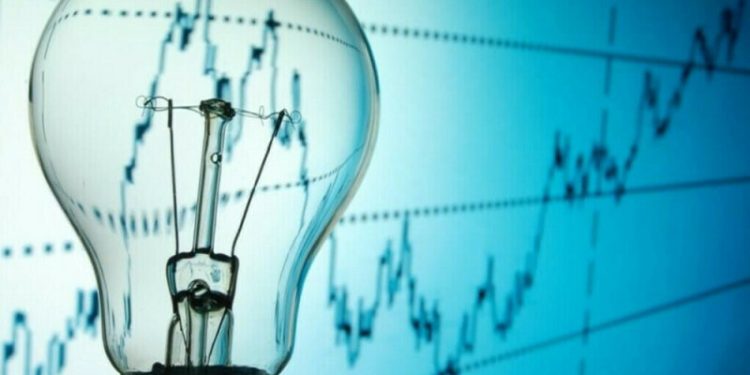 Aurangzeb says govt plans power rate cut to boost exports: report