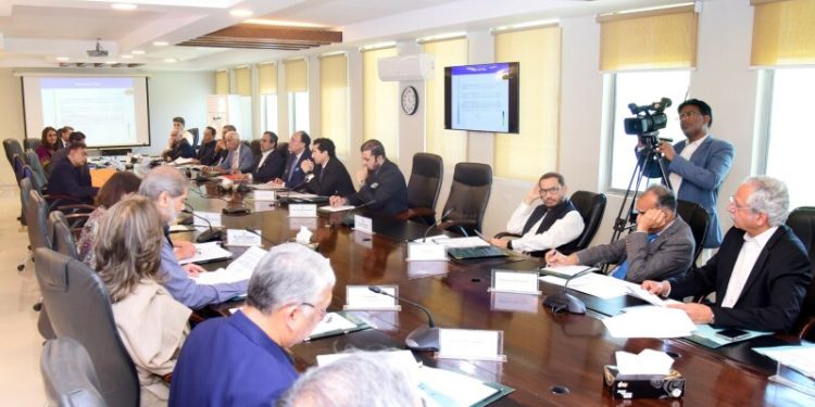 ECC approves phasing out of SBP’s Rs330bn LTFF to Exim Bank