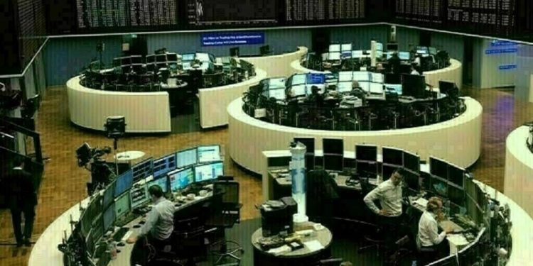 European shares fall at the end of week, dominated by tariff woes