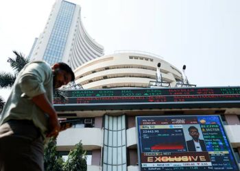 Foreign investors jilt India as growth falters and China beckons - World